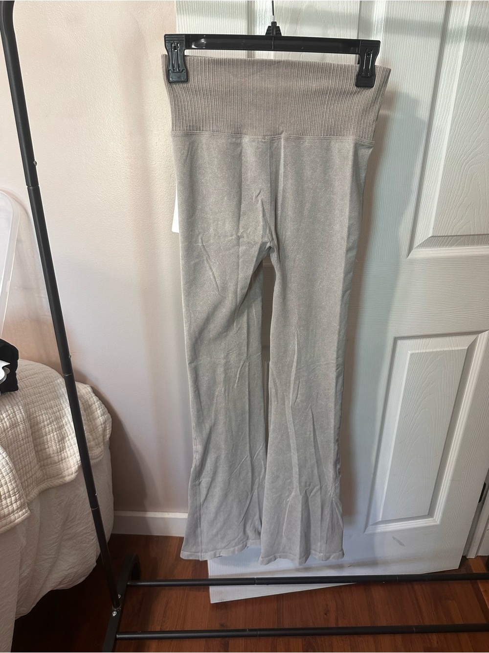 High-Waist Ribbed Flare Leggings - Light Gray
